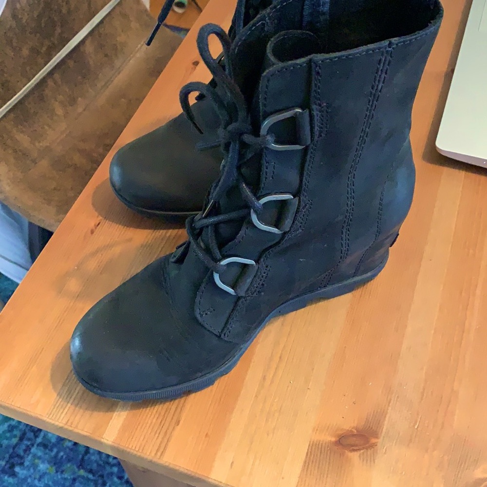 Sorel Joan of Arc II Wedge Boots black size 8.5